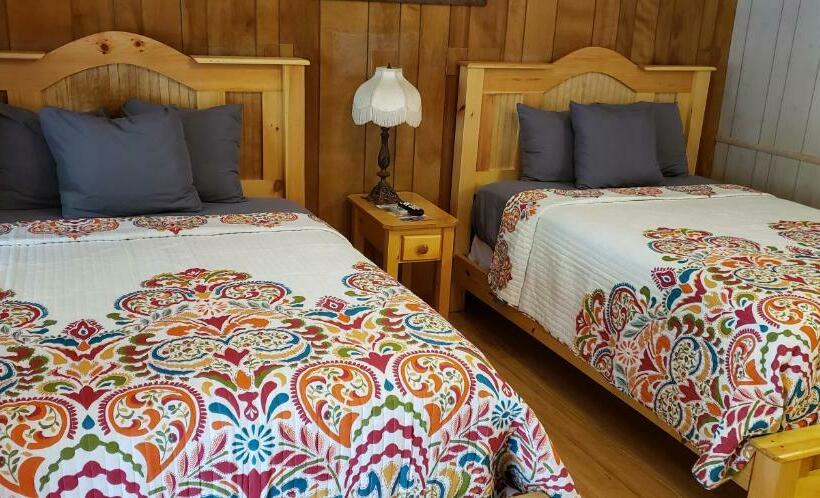 Marshall's Creek Rest Motel