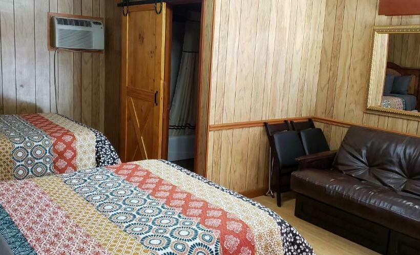 Marshall's Creek Rest Motel