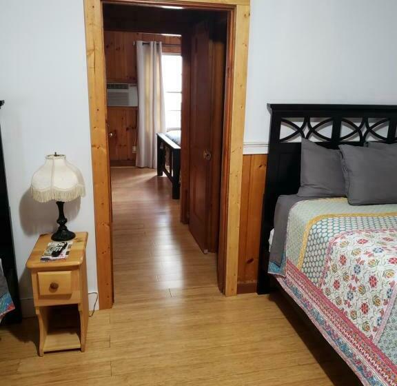 Marshall's Creek Rest Motel