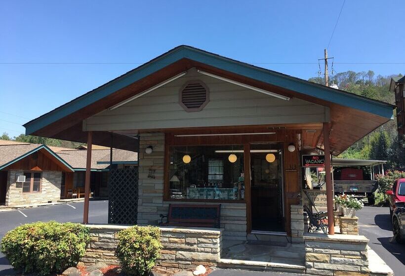 Marshall's Creek Rest Motel