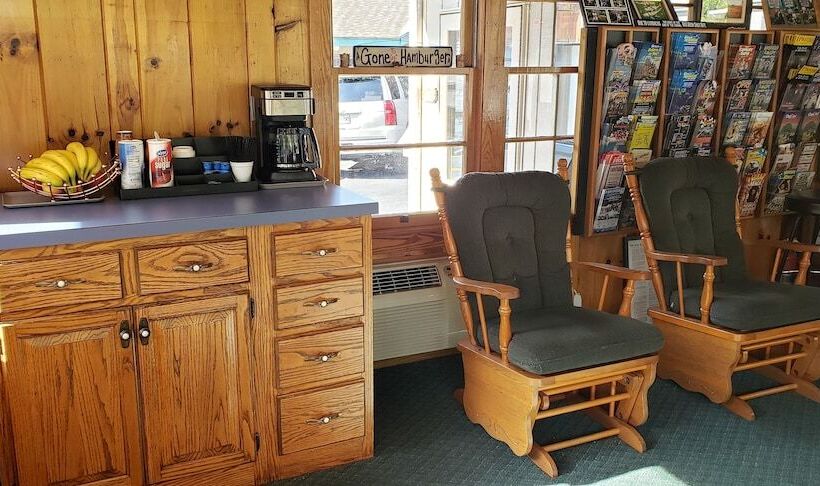 Marshall's Creek Rest Motel