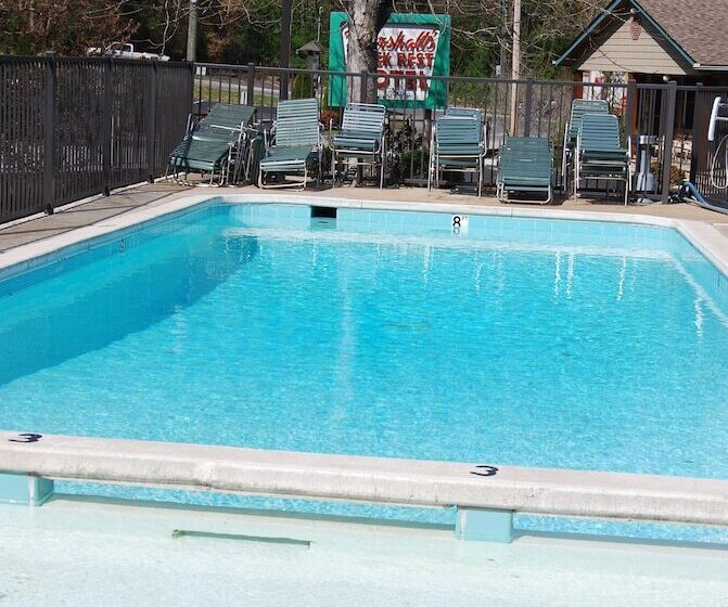 Marshall's Creek Rest Motel