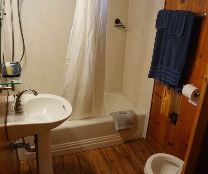 Marshall's Creek Rest Motel