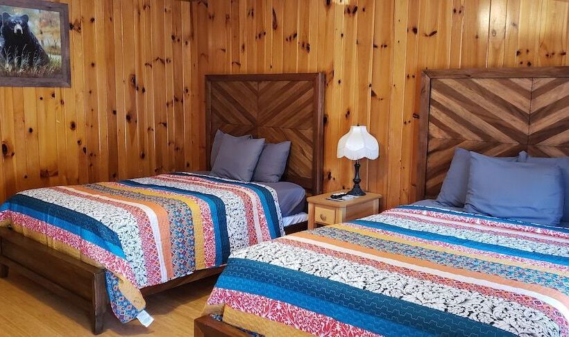 Marshall's Creek Rest Motel