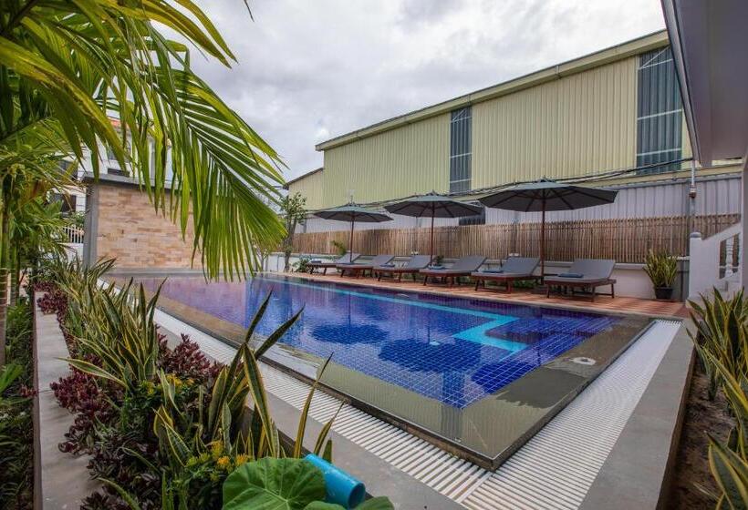 پانسیون Botoum Hostel