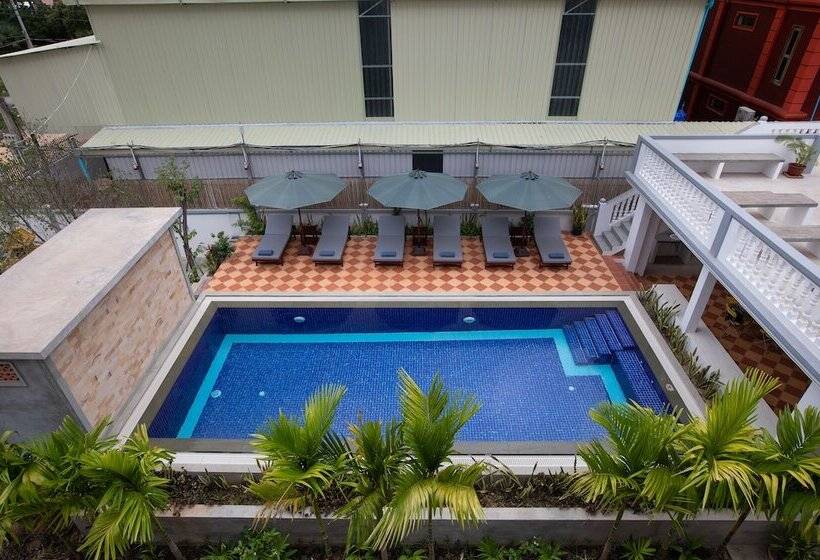 پانسیون Botoum Hostel