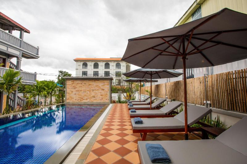 پانسیون Botoum Hostel