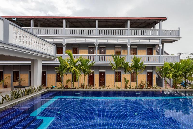 پانسیون Botoum Hostel