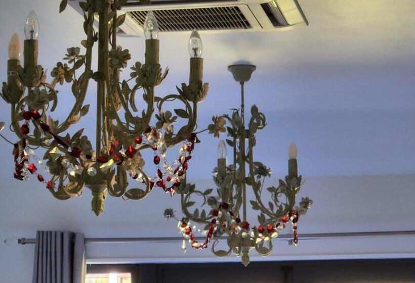 פנסיון Boutique Art Retreat