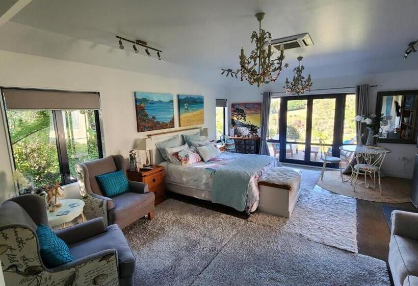 פנסיון Boutique Art Retreat