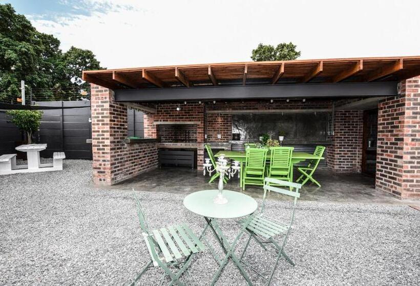 膳宿费 Onq Accommodation