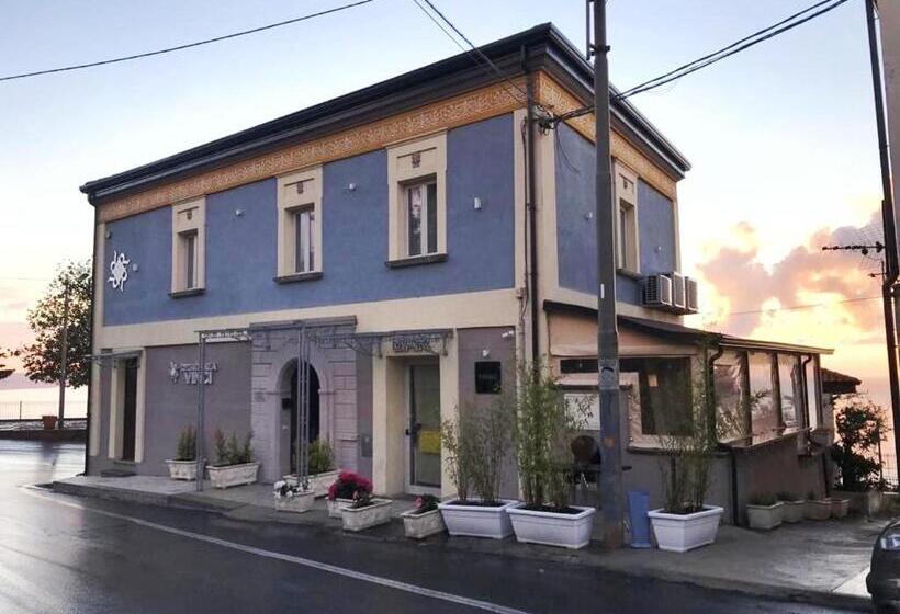 بنسيون Residenza Vinci Room & Suite