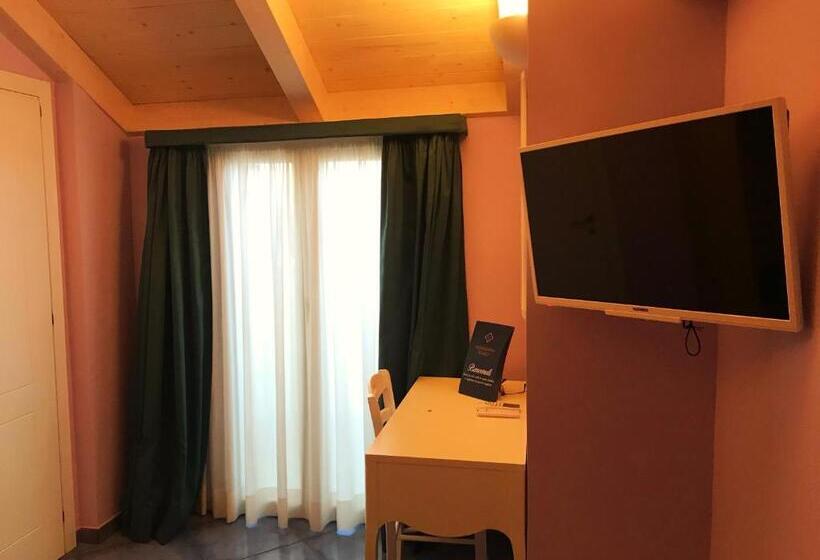 بنسيون Residenza Vinci Room & Suite