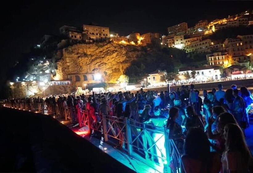 بنسيون Residenza Vinci Room & Suite