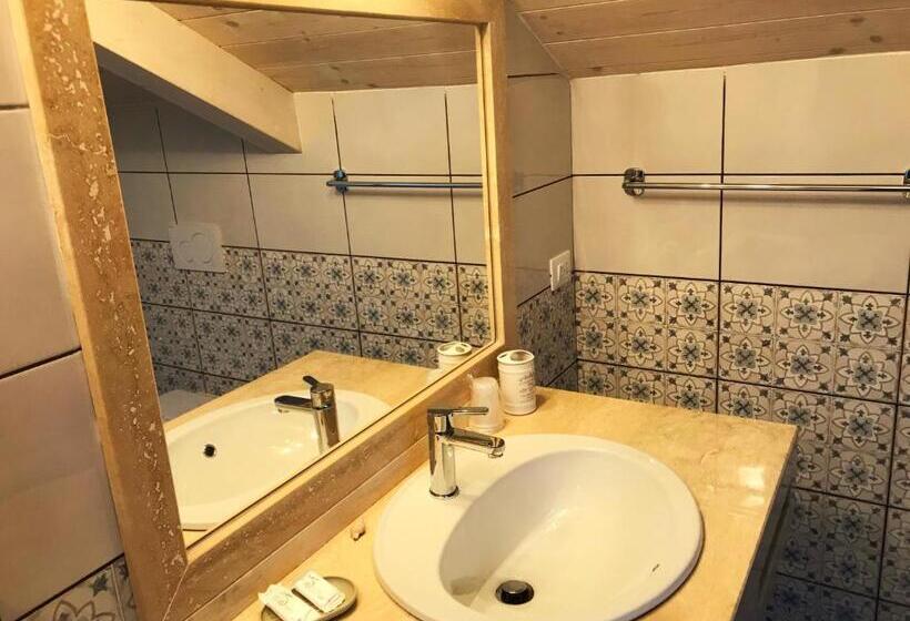 بنسيون Residenza Vinci Room & Suite