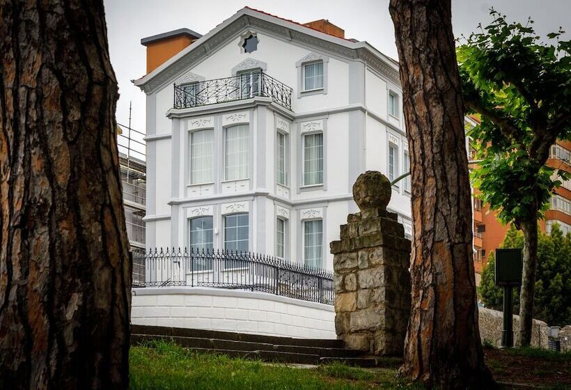 Пансион Suite Home Pinares