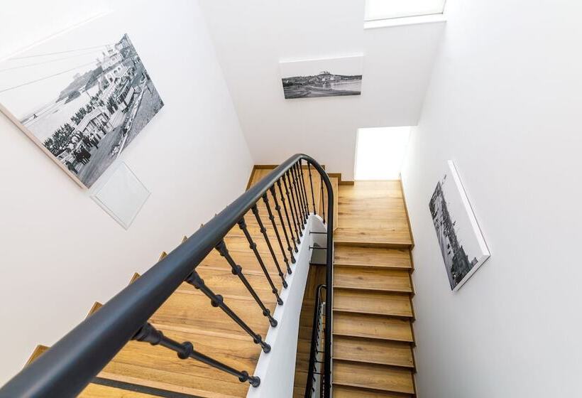 Пансион Suite Home Pinares