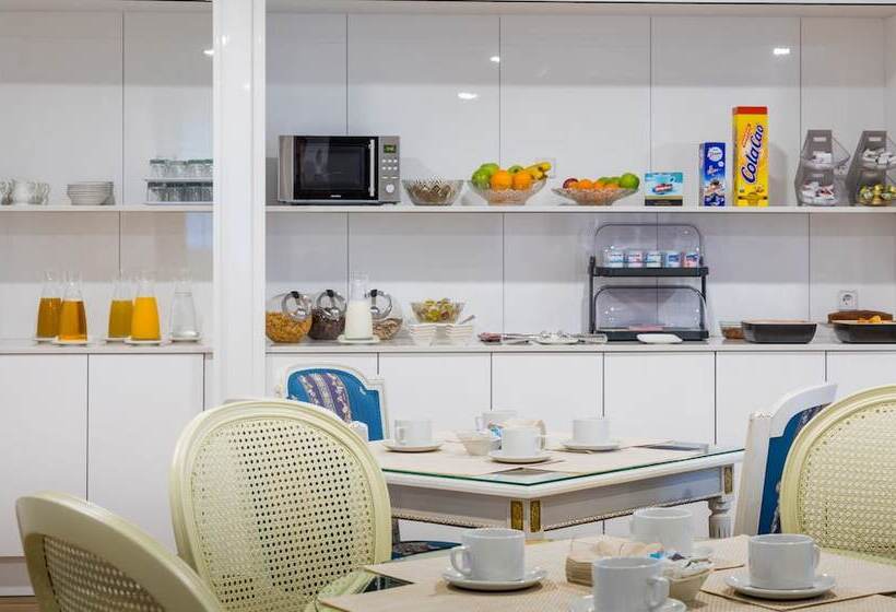 Пансион Suite Home Pinares