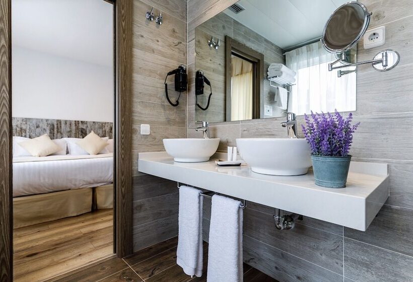 پانسیون Suite Home Pinares
