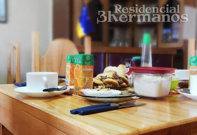 호스텔 Residencial Tres Hermanos
