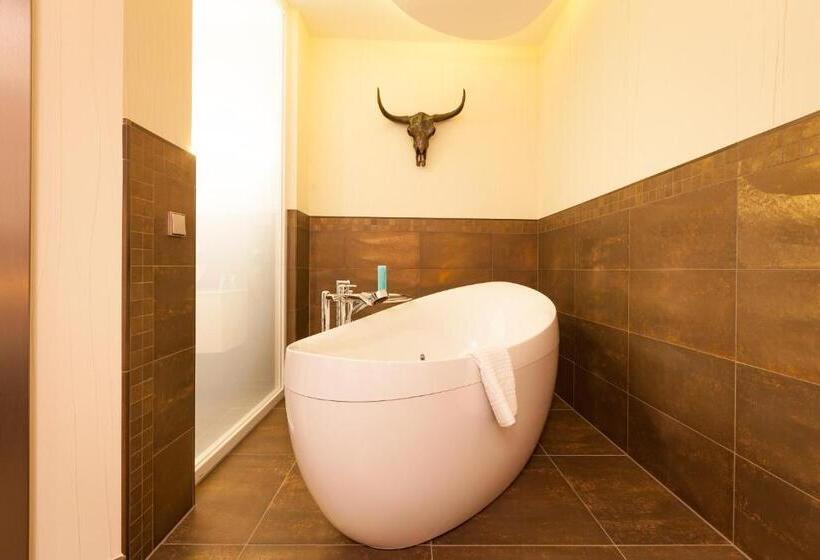 مبيت وإفطار Aragon   Hotel   Garni