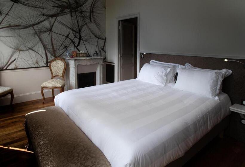 مبيت وإفطار La Cave De L'avenue De Champagne