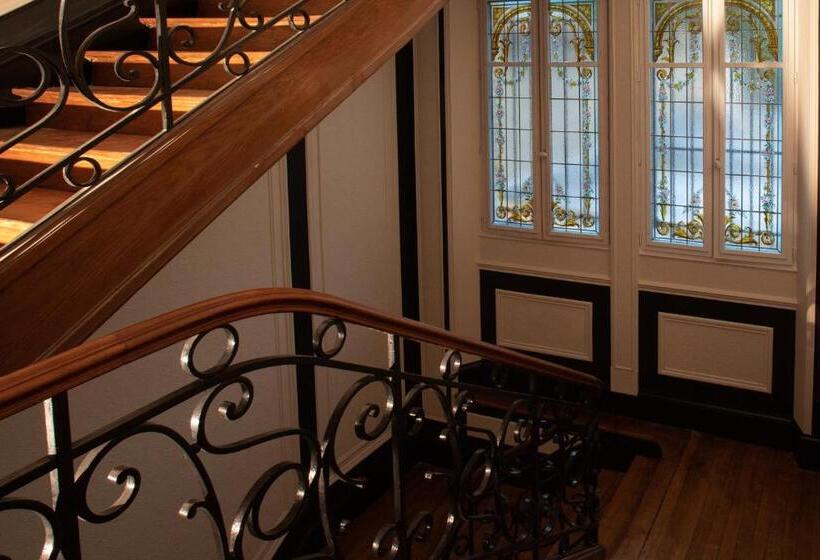 مبيت وإفطار La Cave De L'avenue De Champagne