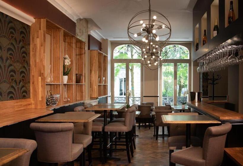 مبيت وإفطار La Cave De L'avenue De Champagne