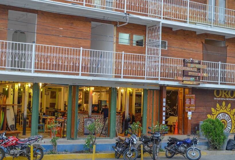 Casa Oro Eco Hostel