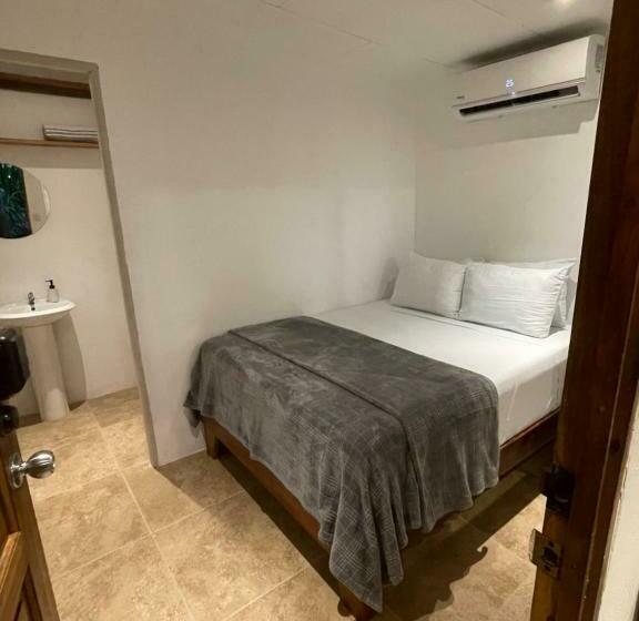 בית מלון כפרי Casa Cecilia Beach Front