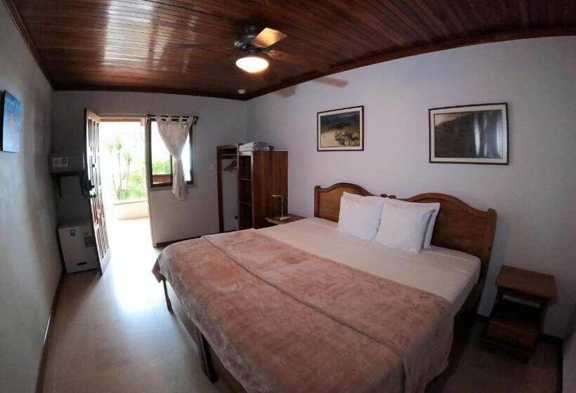 בית מלון כפרי Casa Cecilia Beach Front