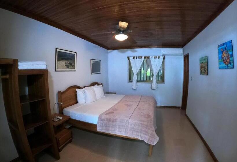 בית מלון כפרי Casa Cecilia Beach Front