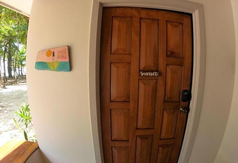 בית מלון כפרי Casa Cecilia Beach Front