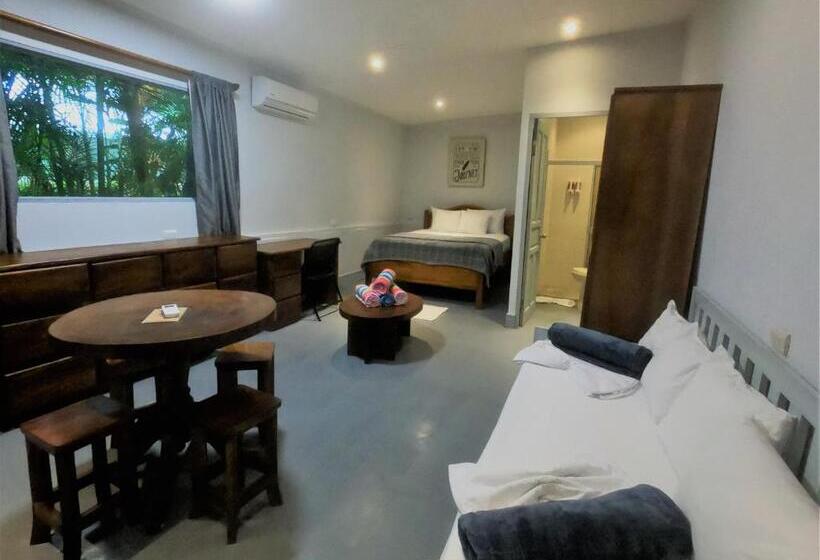 בית מלון כפרי Casa Cecilia Beach Front