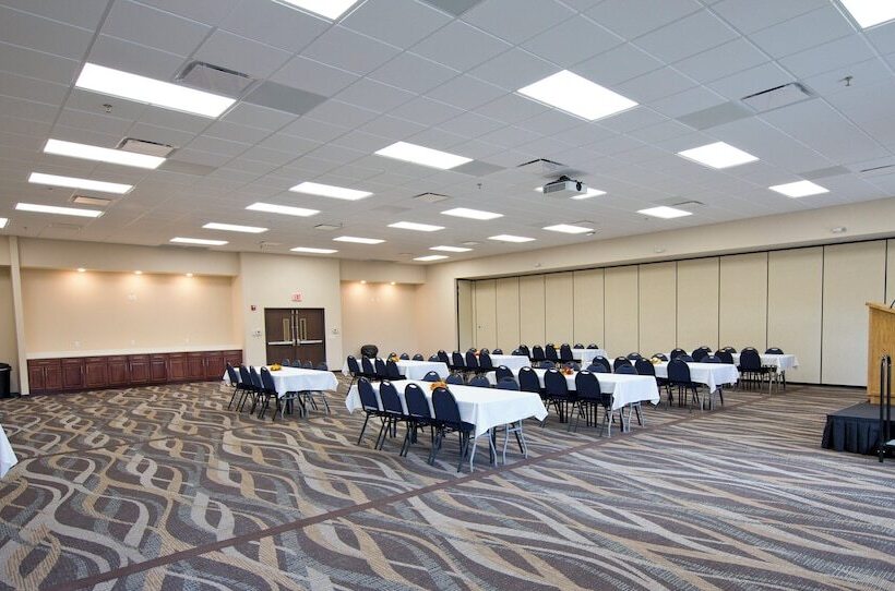 فندق Cobblestone Inn & Suites  Boone