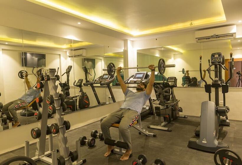 هتل Grand Plaza Suites