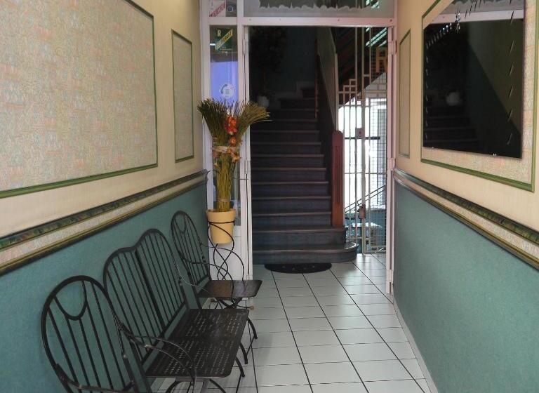 فندق Hôtel Saint Charles