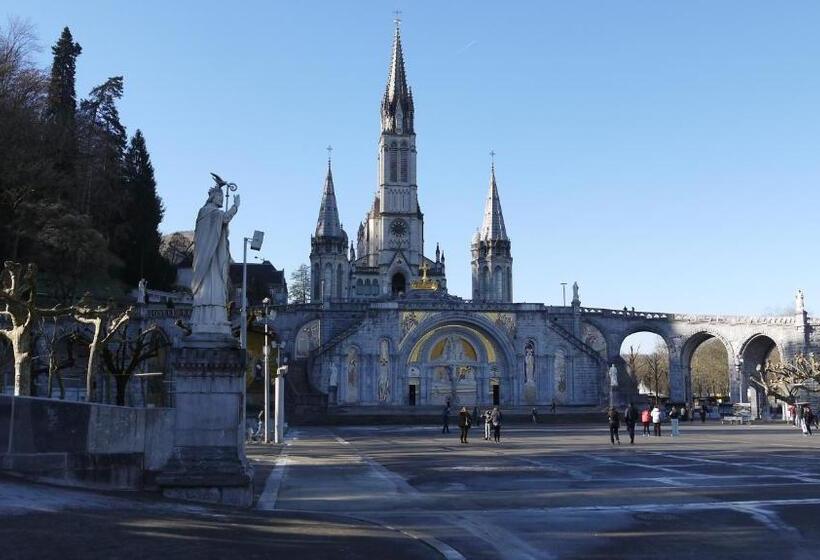 فندق Hôtel Saint Charles