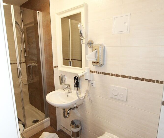 בית מלון כפרי Pension Villa Colosseo Im Herzen Von Meiningen