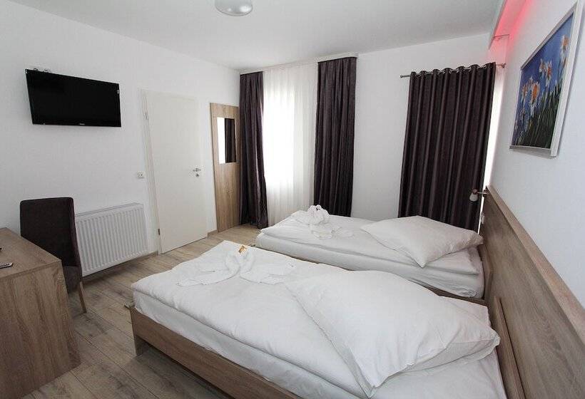 בית מלון כפרי Pension Villa Colosseo Im Herzen Von Meiningen