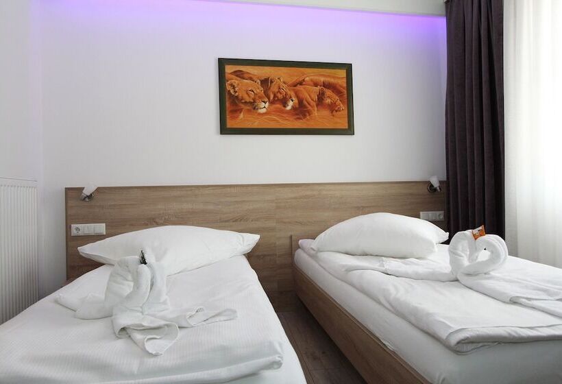 ホテル Pension Villa Colosseo Im Herzen Von Meiningen