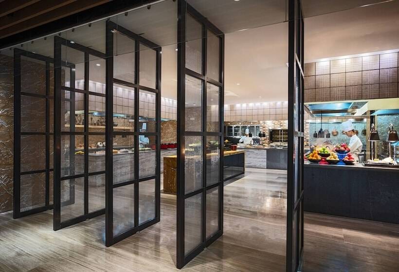 هتل Renaissance Shenyang West