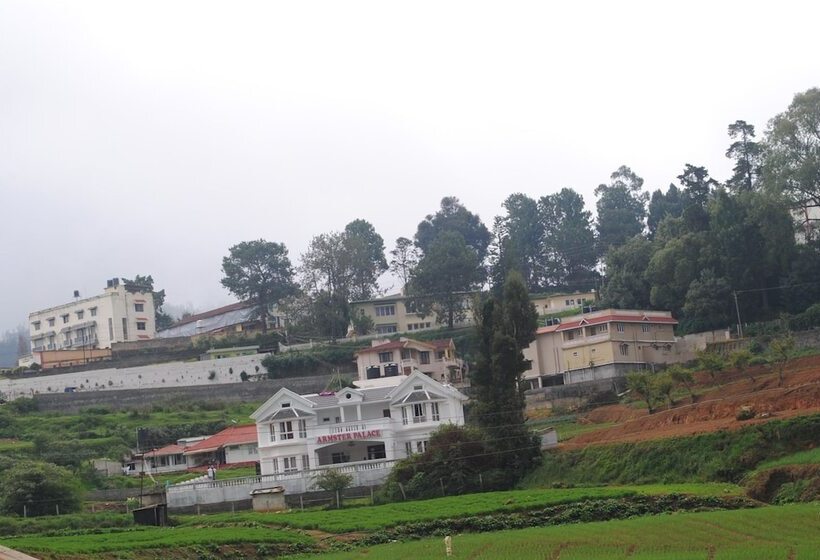 هتل Ulo Armster Palace