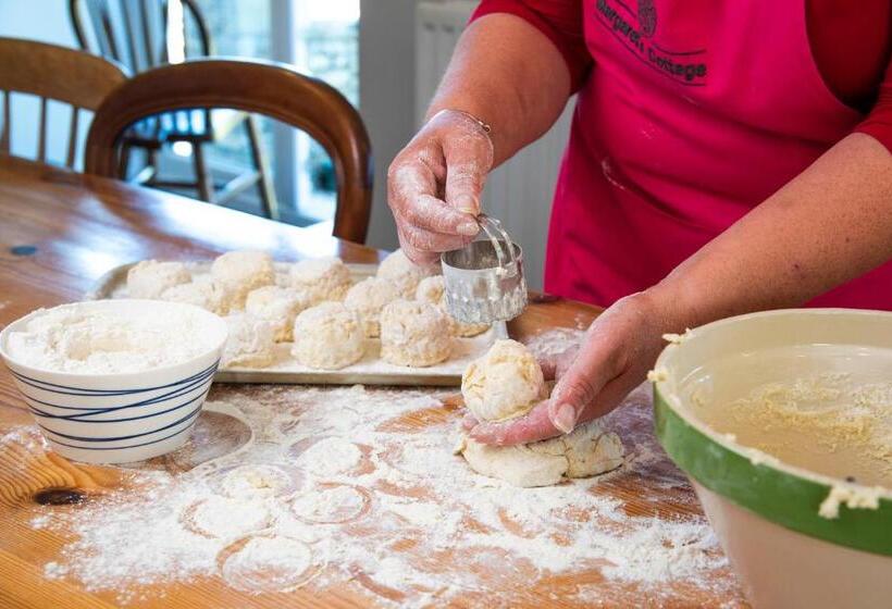 Margaret's Cottage B&b