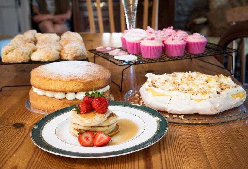 Margaret's Cottage B&b