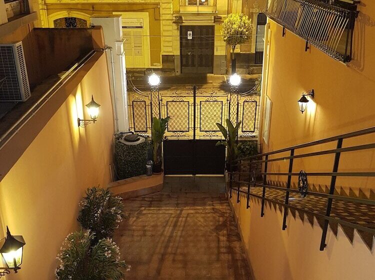 膳宿费 Affittacamere La Campana