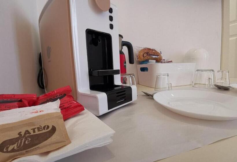 ペンション Flos Guest House