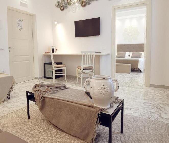 ペンション Flos Guest House