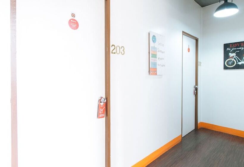 پانسیون Reddoorz Near Quirino Station Manila