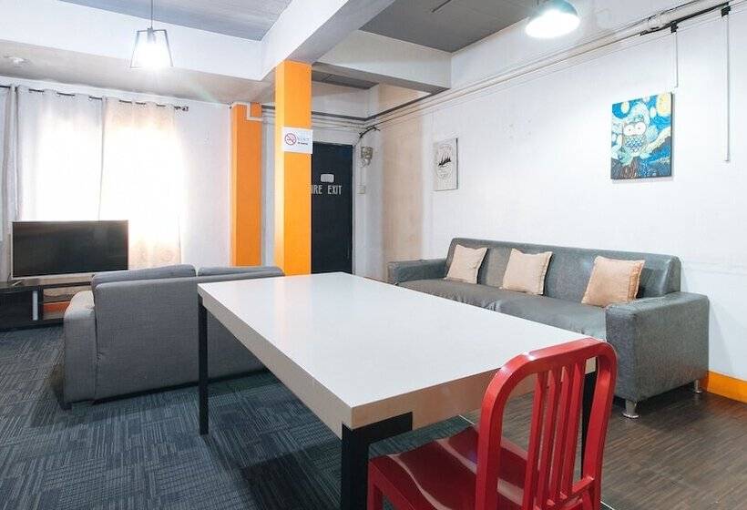 پانسیون Reddoorz Near Quirino Station Manila